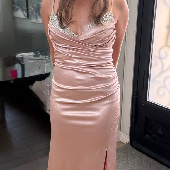 Lovley Peach and sequin dress/ gown - Picture 5 of 6